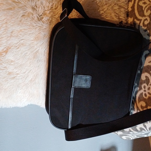 HARTMANN black nylon & leather unisex messenger bag  computer crossbody carryon - Picture 4 of 16